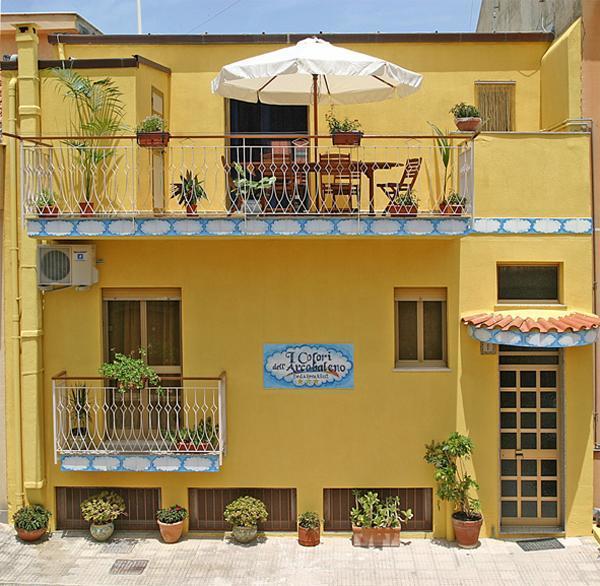 I Colori Dell'Arcobaleno Bed and Breakfast Santo Stefano di Camastra Buitenkant foto